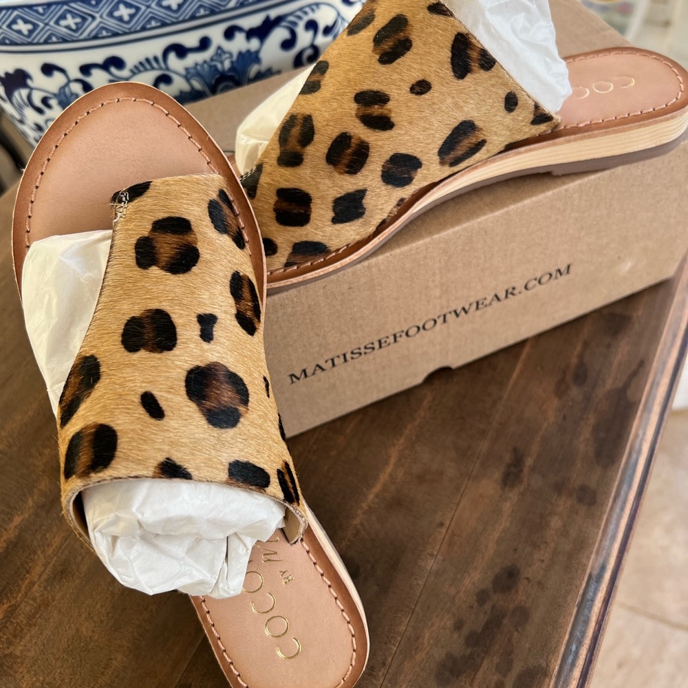 Leopard thong Sandals